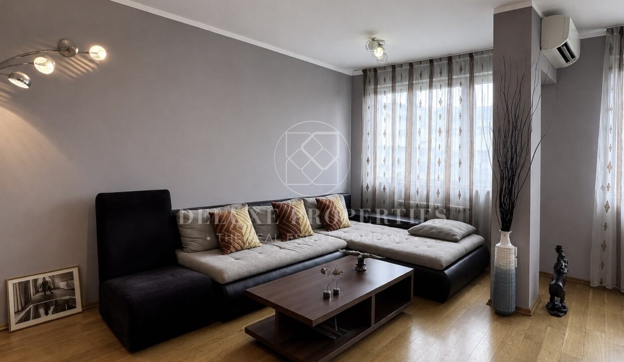 ABACB063-FEE2-4051-8096-456987FECEEA